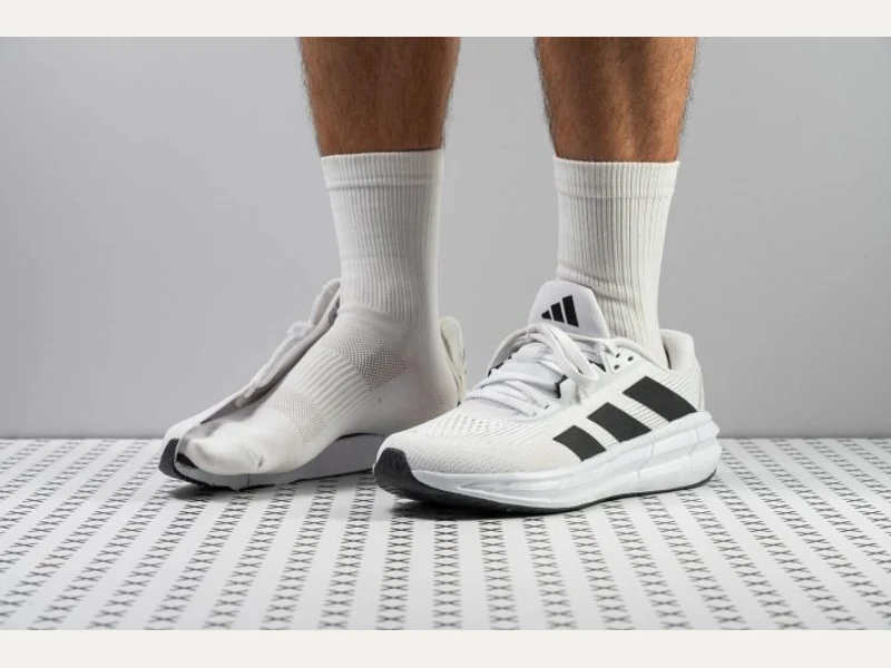 adidas Questar 3