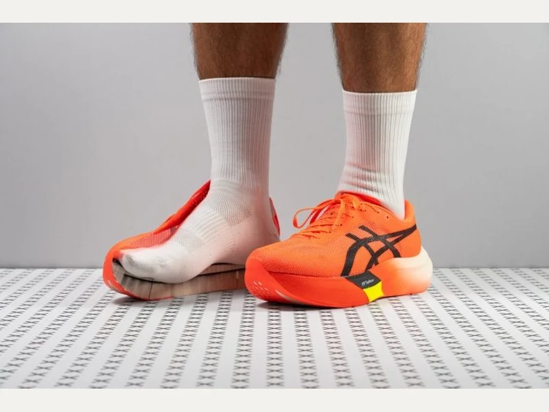 ASICS Metaspeed SKY Paris