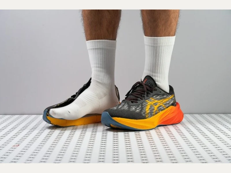 ASICS Novablast 3