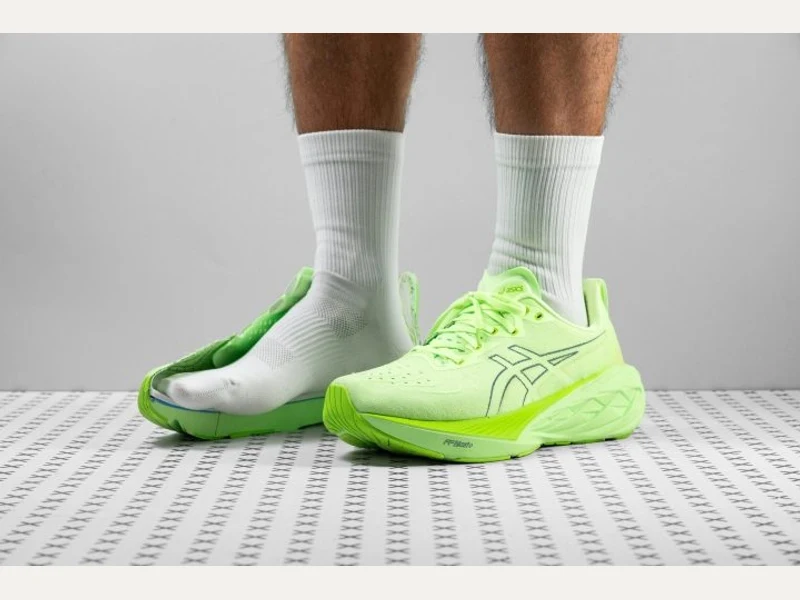 ASICS Novablast 4