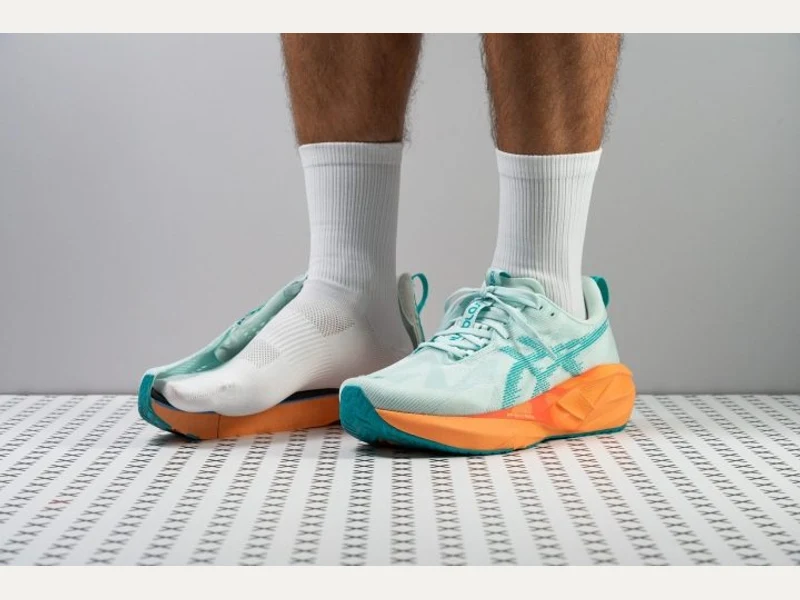 ASICS Novablast 5