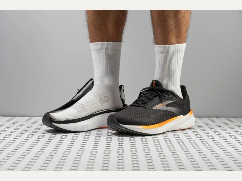 Brooks Revel 8