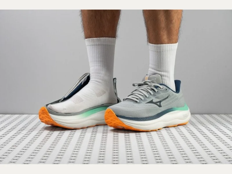 Mizuno Wave SKY 9
