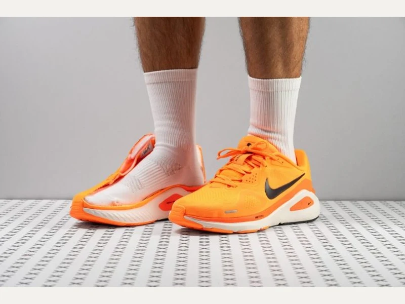Nike Structure 26