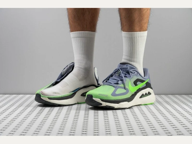 Nike Structure Plus