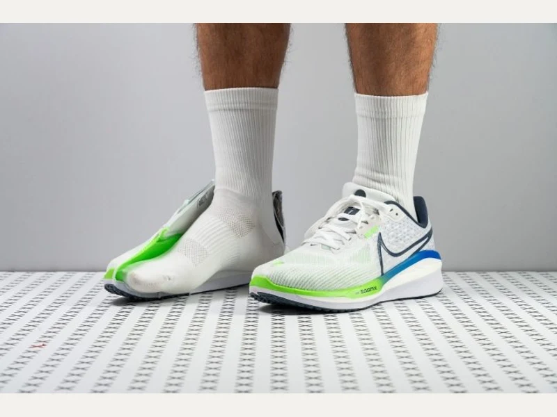 Nike Vomero 17