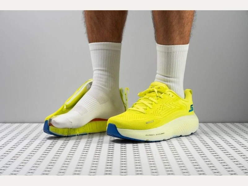 Skechers GO RUN MAX Road 6