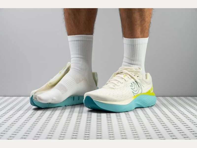 Topo Athletic Atmos