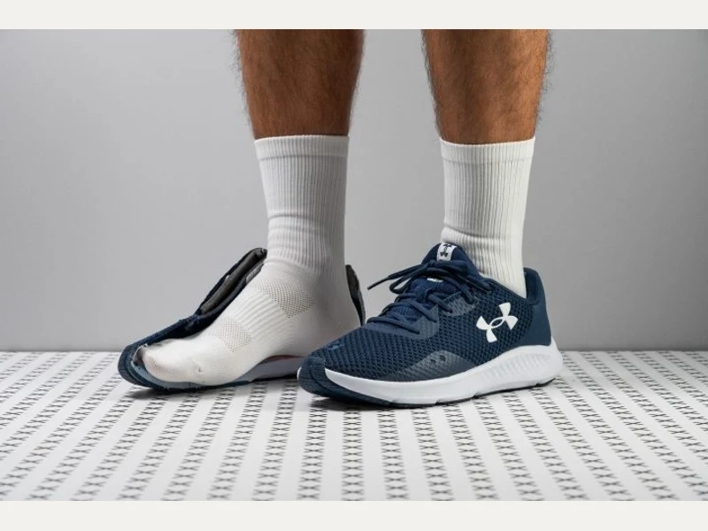 Under Armour Charged Pursuit 3
